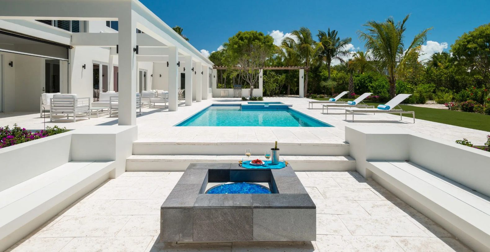 Turquoise Villa Turks & Caicos Vacation Villa - Grace Bay